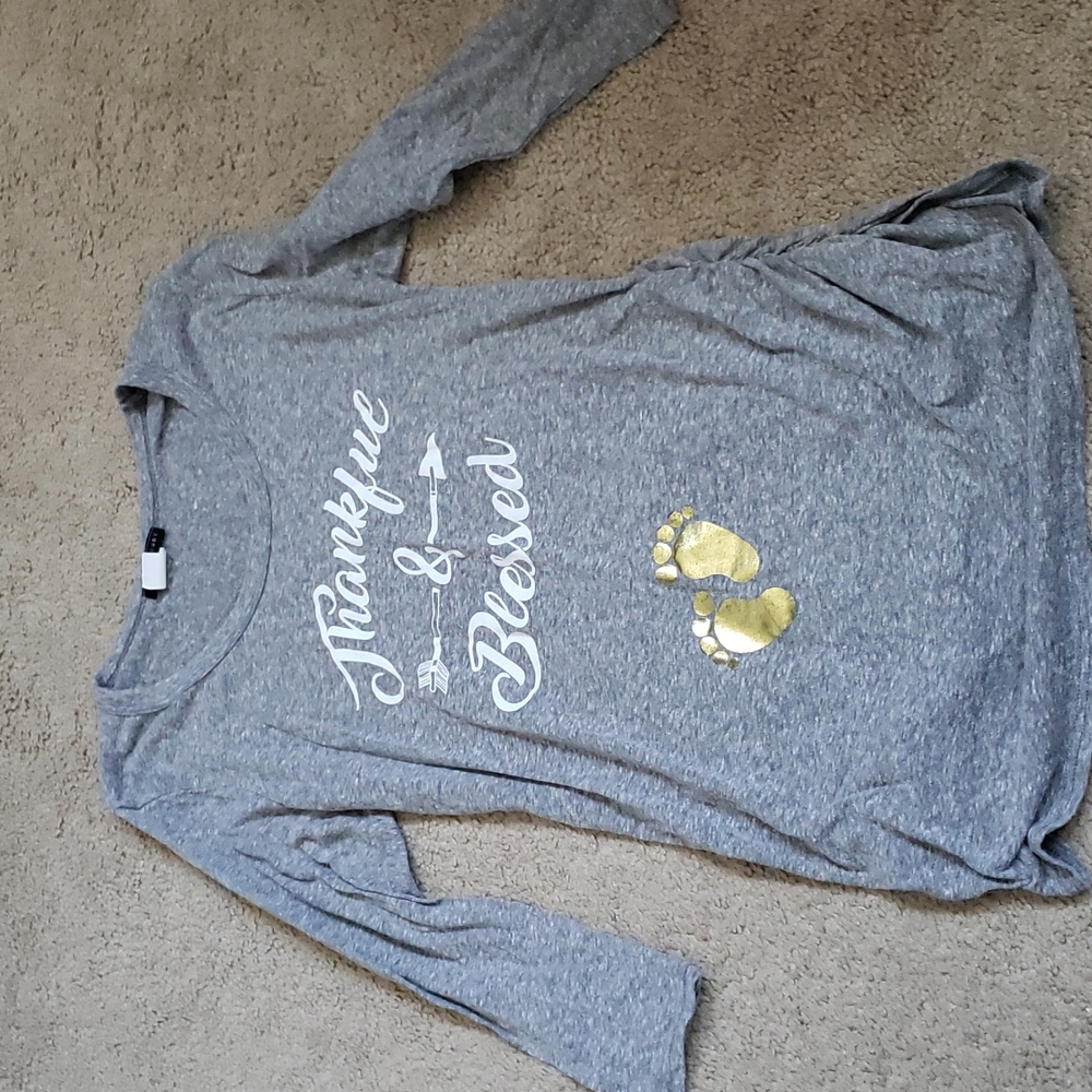 Thankful & Blessed maternity top with golden baby feet violet & ruby size large